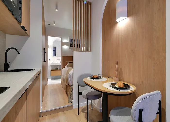 Charming - 16th District - Mobility Lease