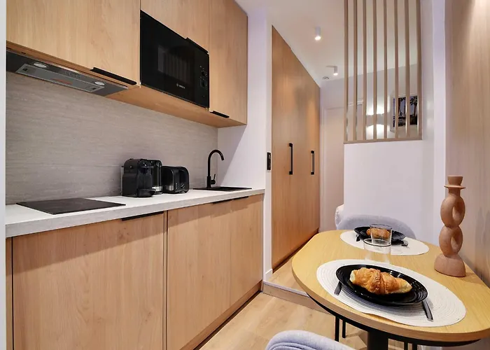 Charming - 16th District - Mobility Lease *