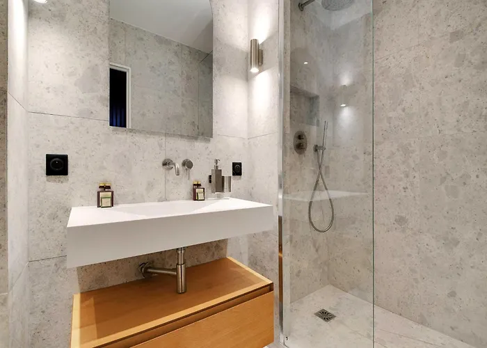 Charming - 16th District - Mobility Lease